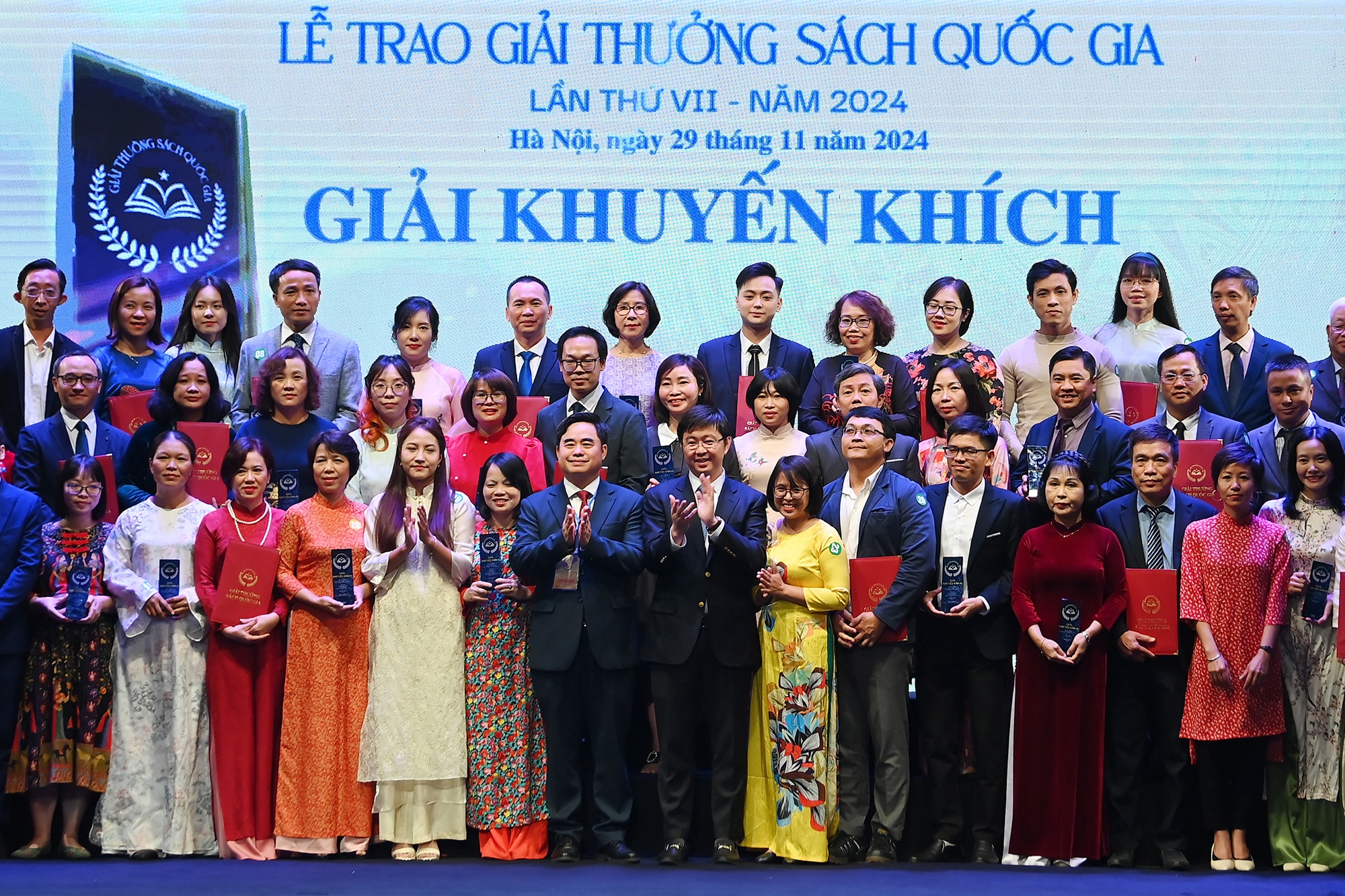 Giai sach quoc gia anh 14