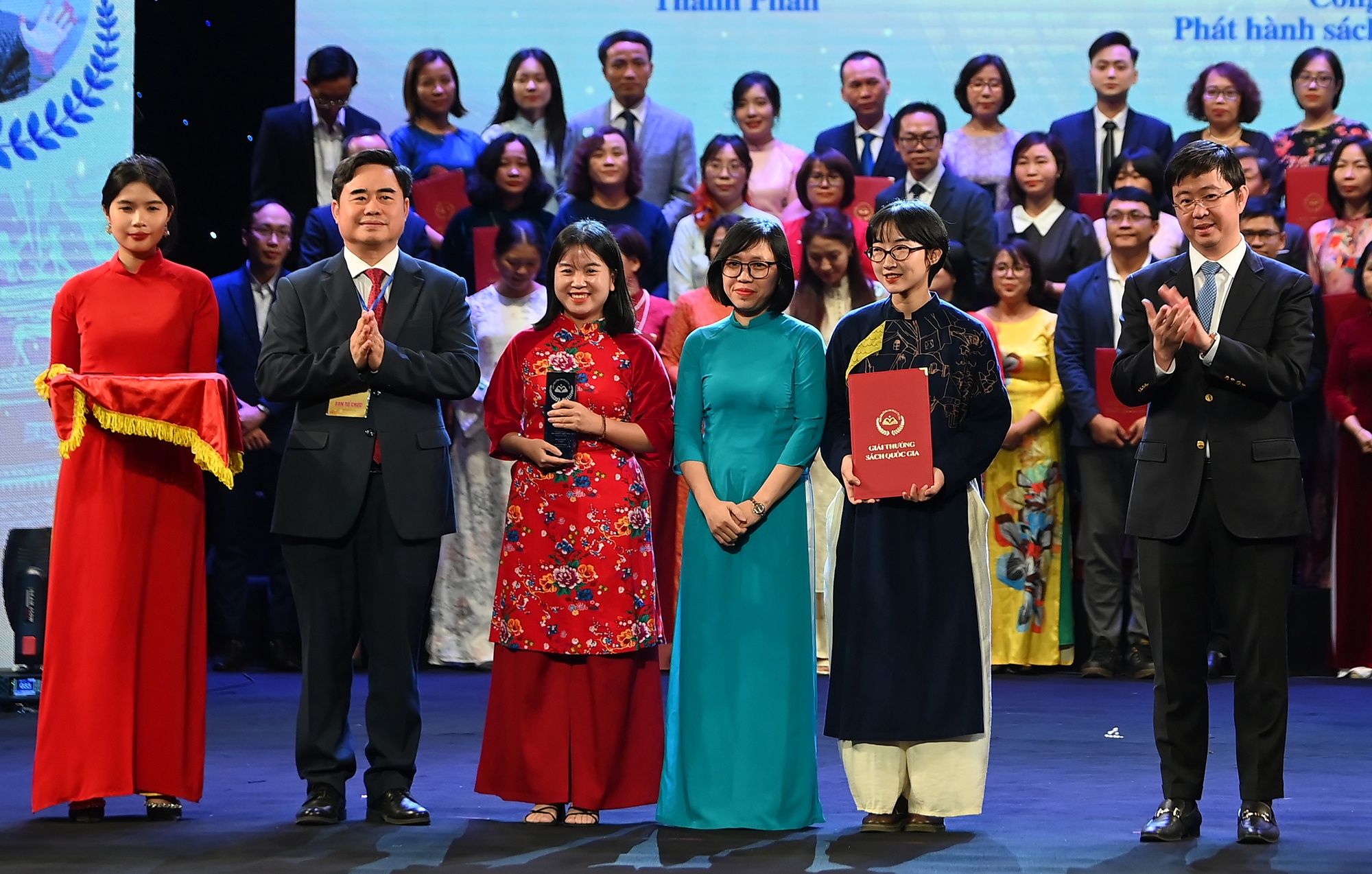 Giai sach quoc gia anh 15