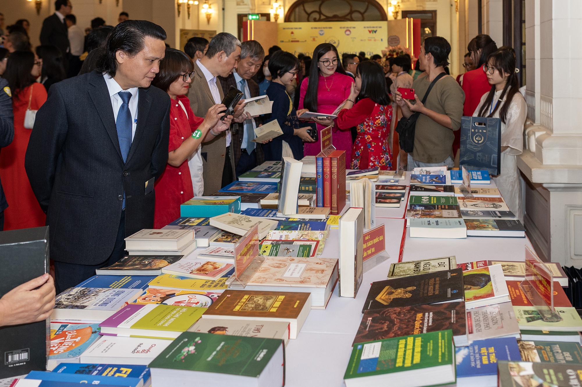 Giai sach quoc gia anh 2