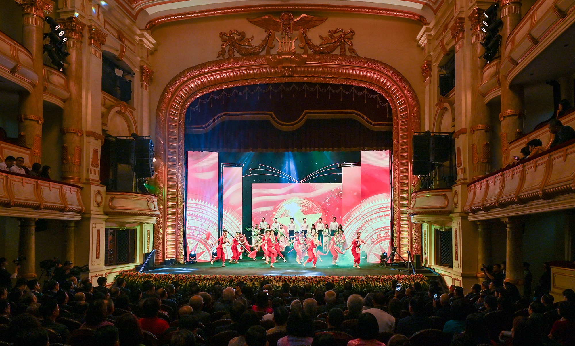 Giai sach quoc gia anh 4