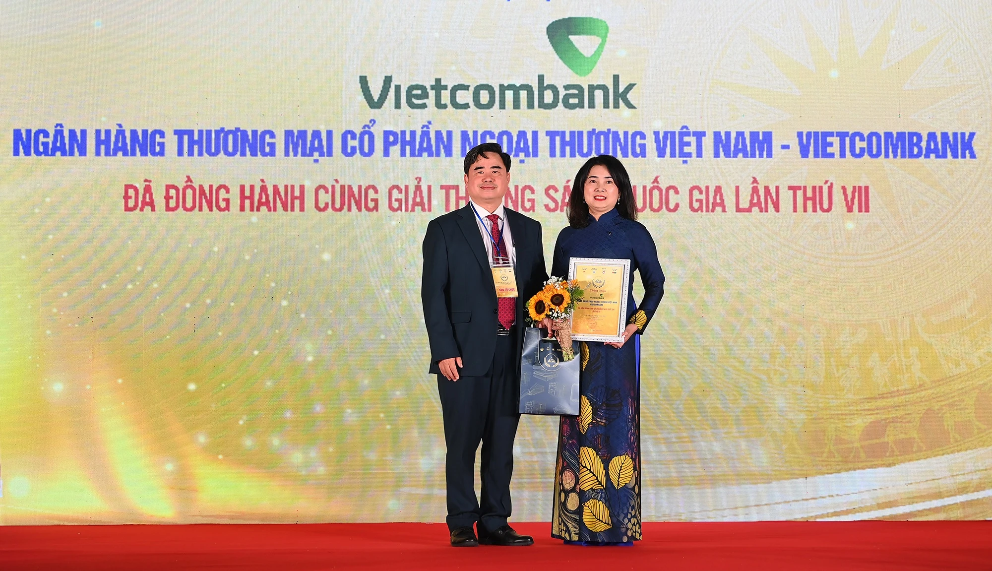 Giai sach quoc gia VII anh 15