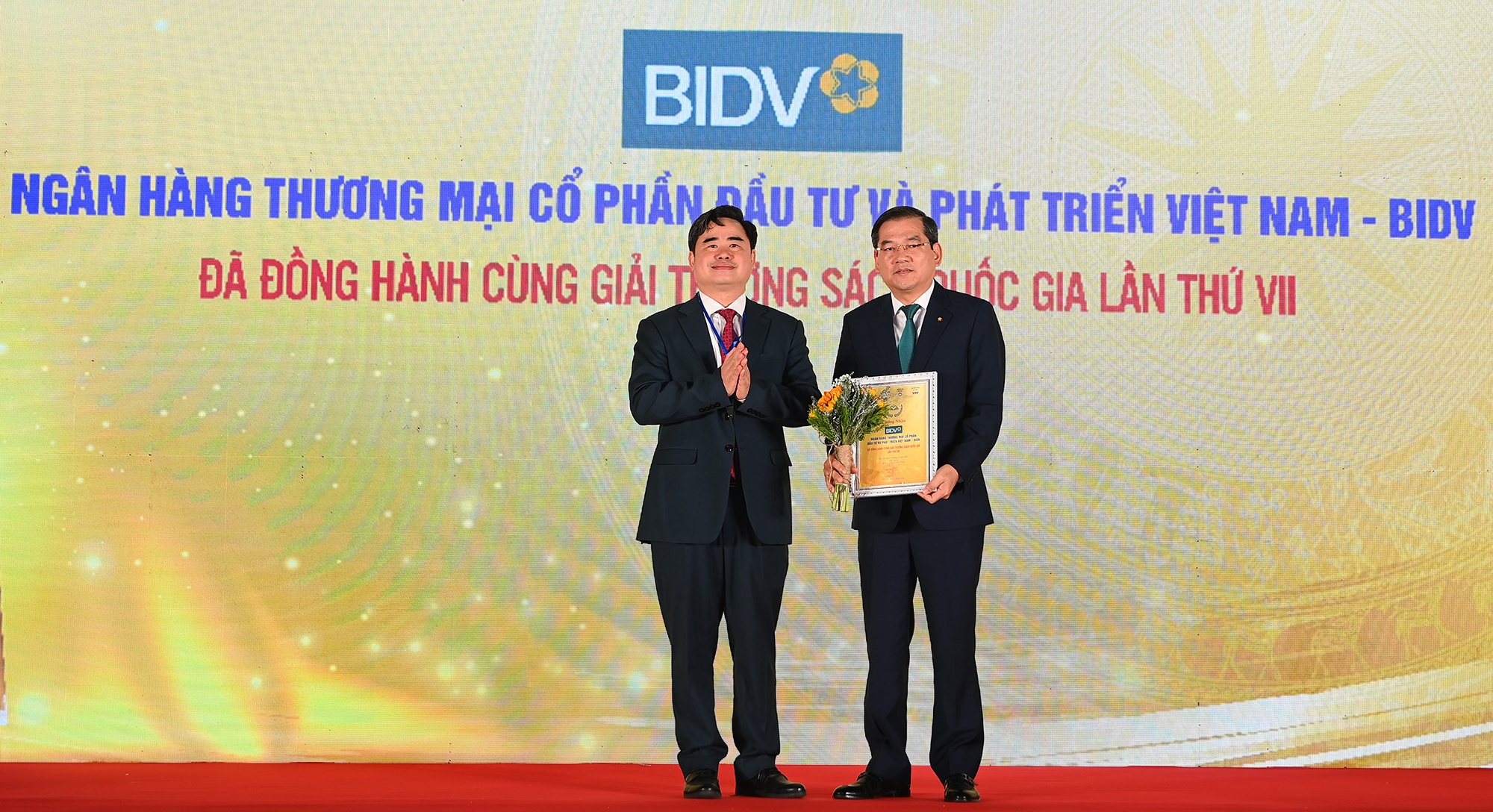 Giai sach quoc gia VII anh 14