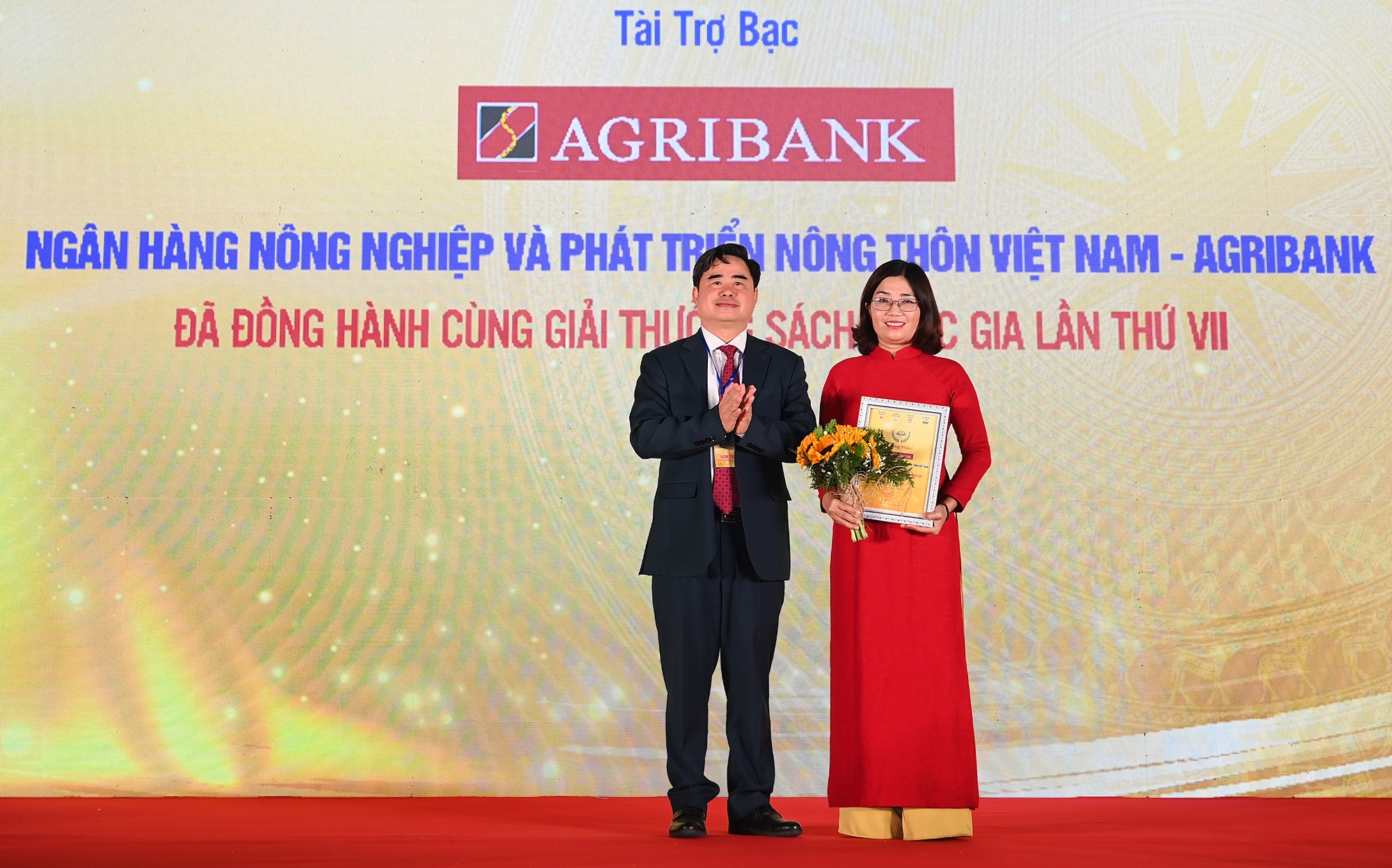 Giai sach quoc gia VII anh 13