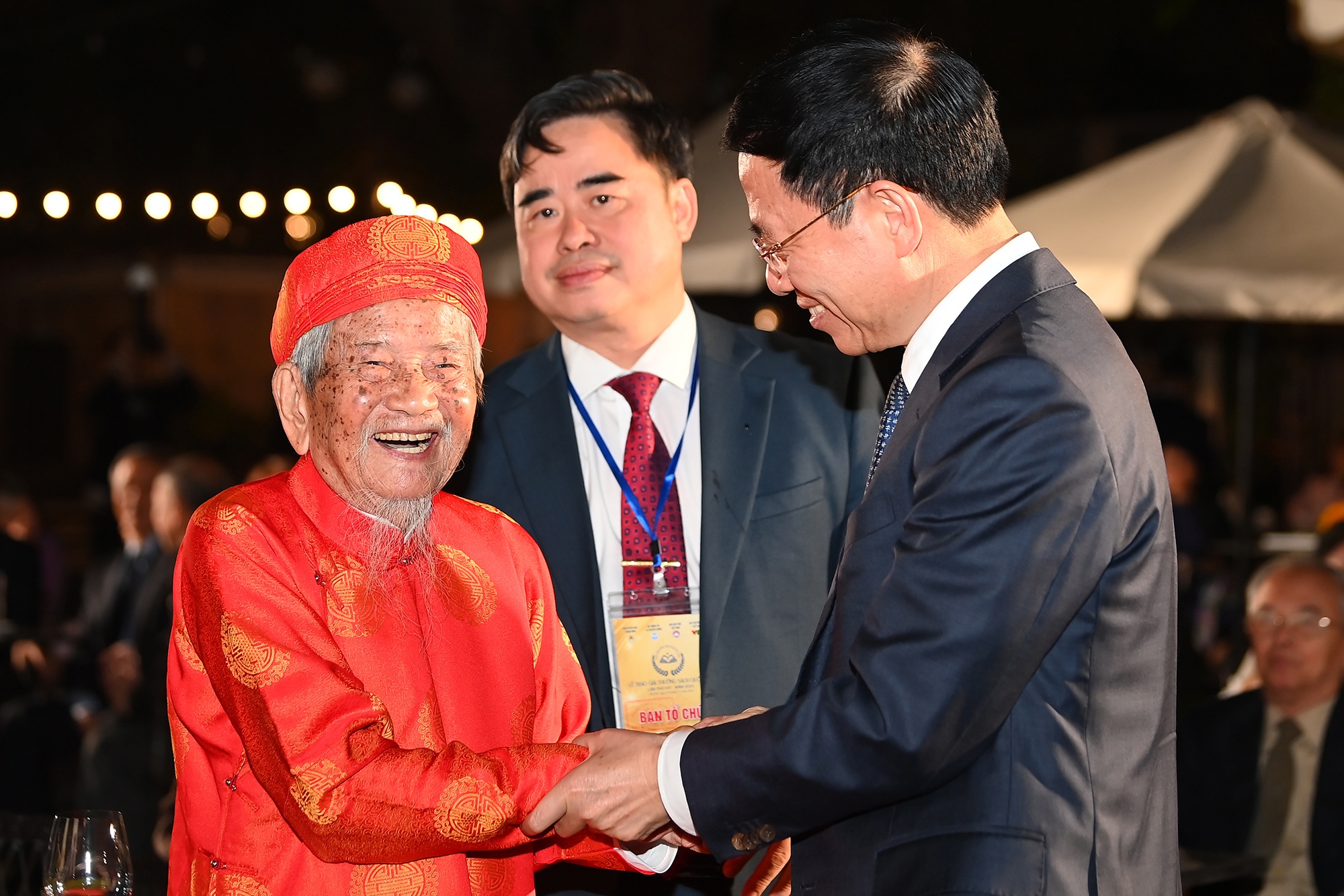 Giai sach quoc gia VII anh 2