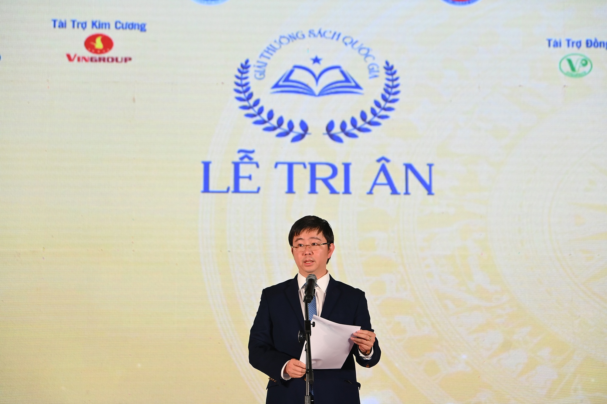 Giai sach quoc gia VII anh 11