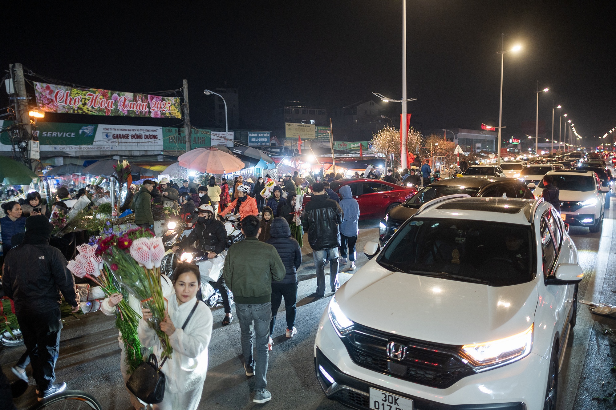 Gia trong giu xe, an uong tai cac diem du xuan du bao tang hinh anh