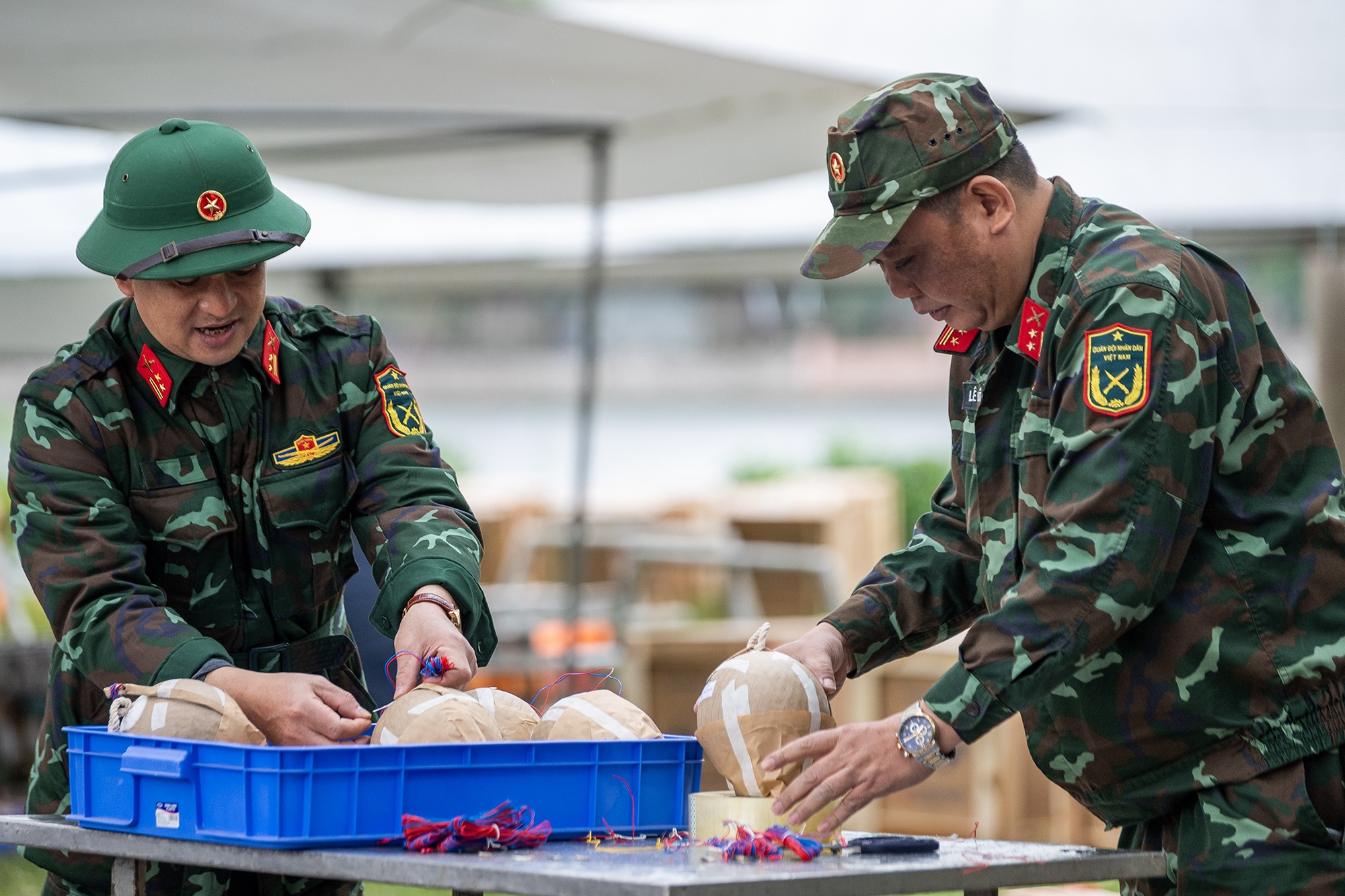 Tran dia phao hoa san sang khai hoa dem giao thua hinh anh