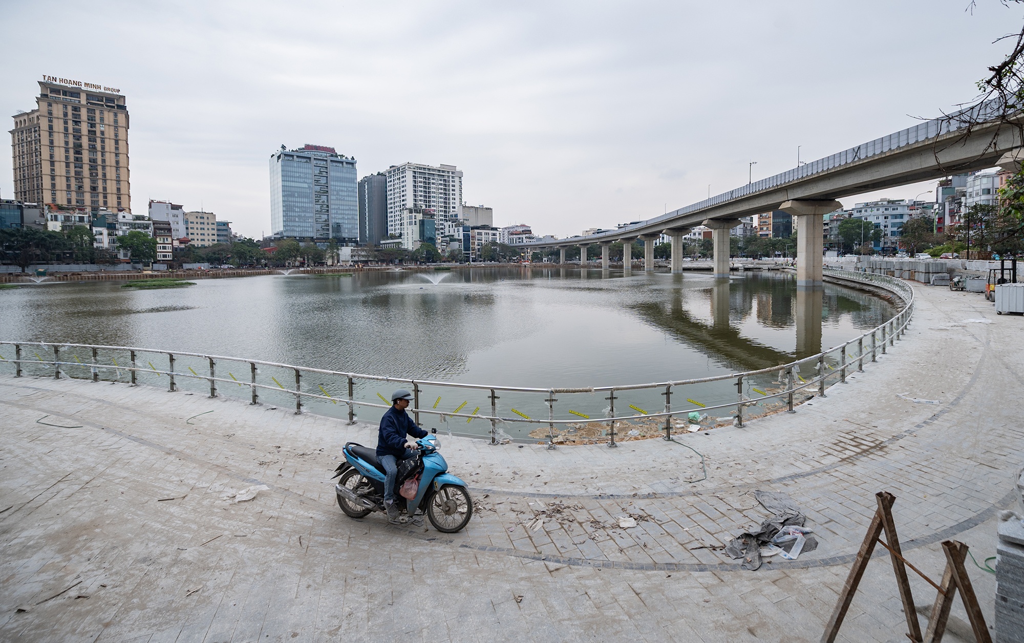 Cai tao ho Hoang Cau anh 16