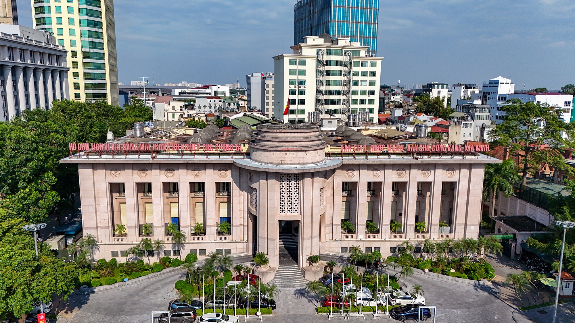 ngan hang thuong mai anh 3