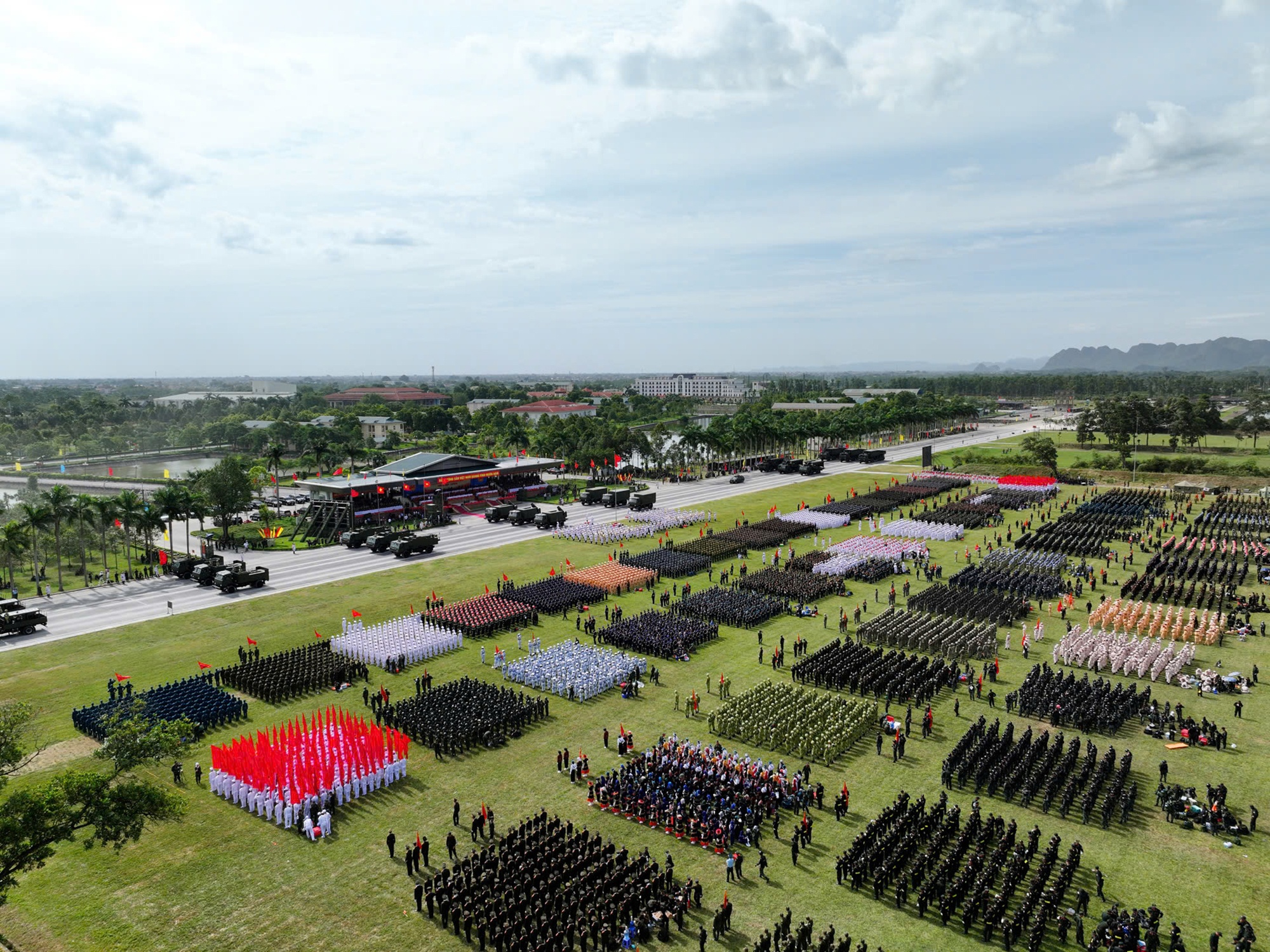 Dieu binh Quoc khanh 2/9 anh 2