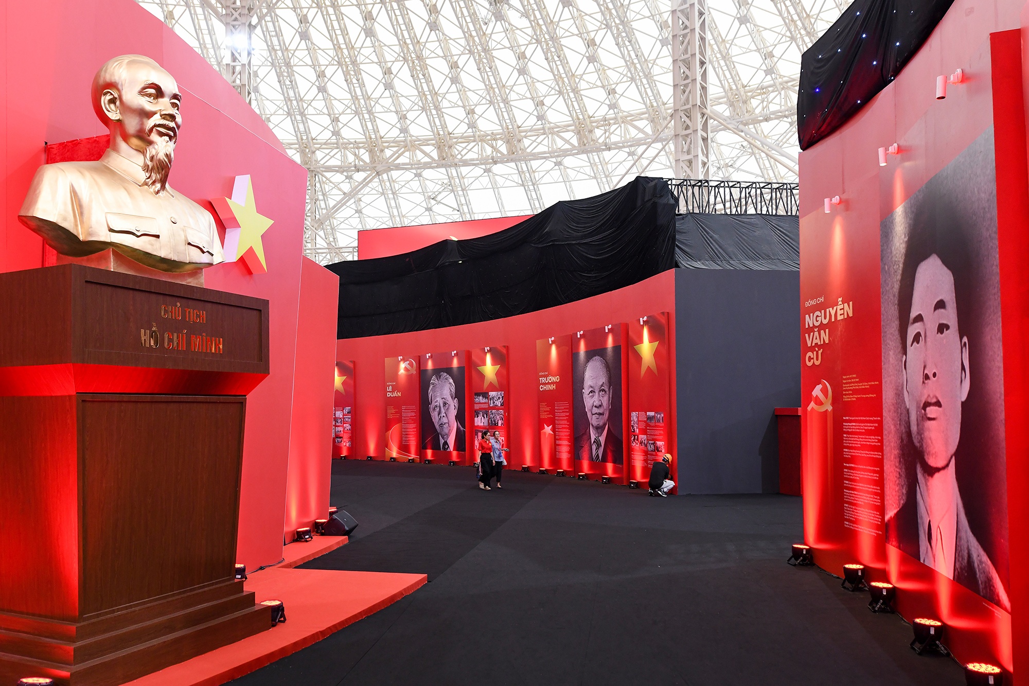 Keo dai thoi gian trien lam 80 nam Thanh tuu dat nuoc den het 15/9 hinh anh