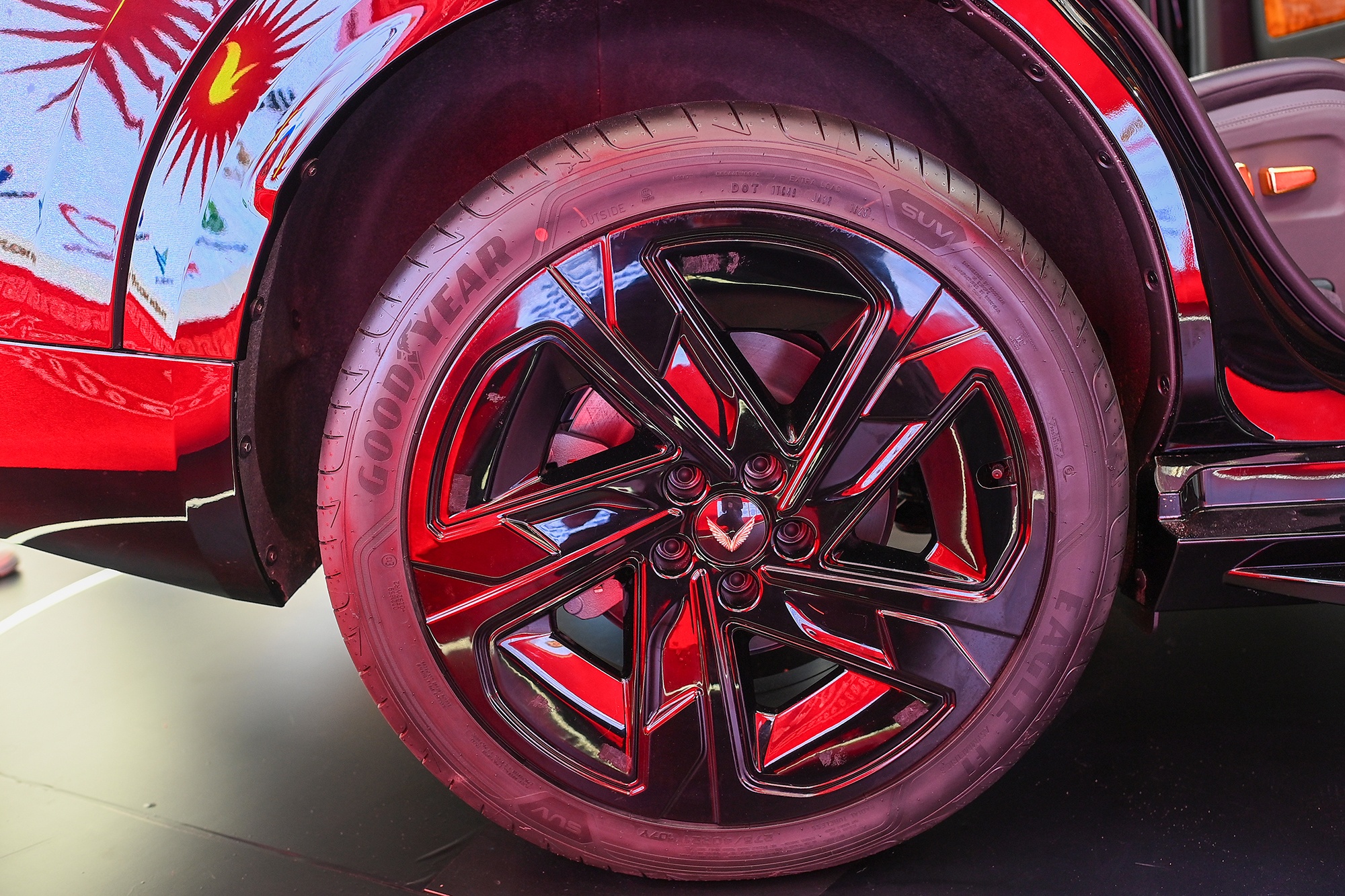 VinFast Lac Hong 900 LX anh 5