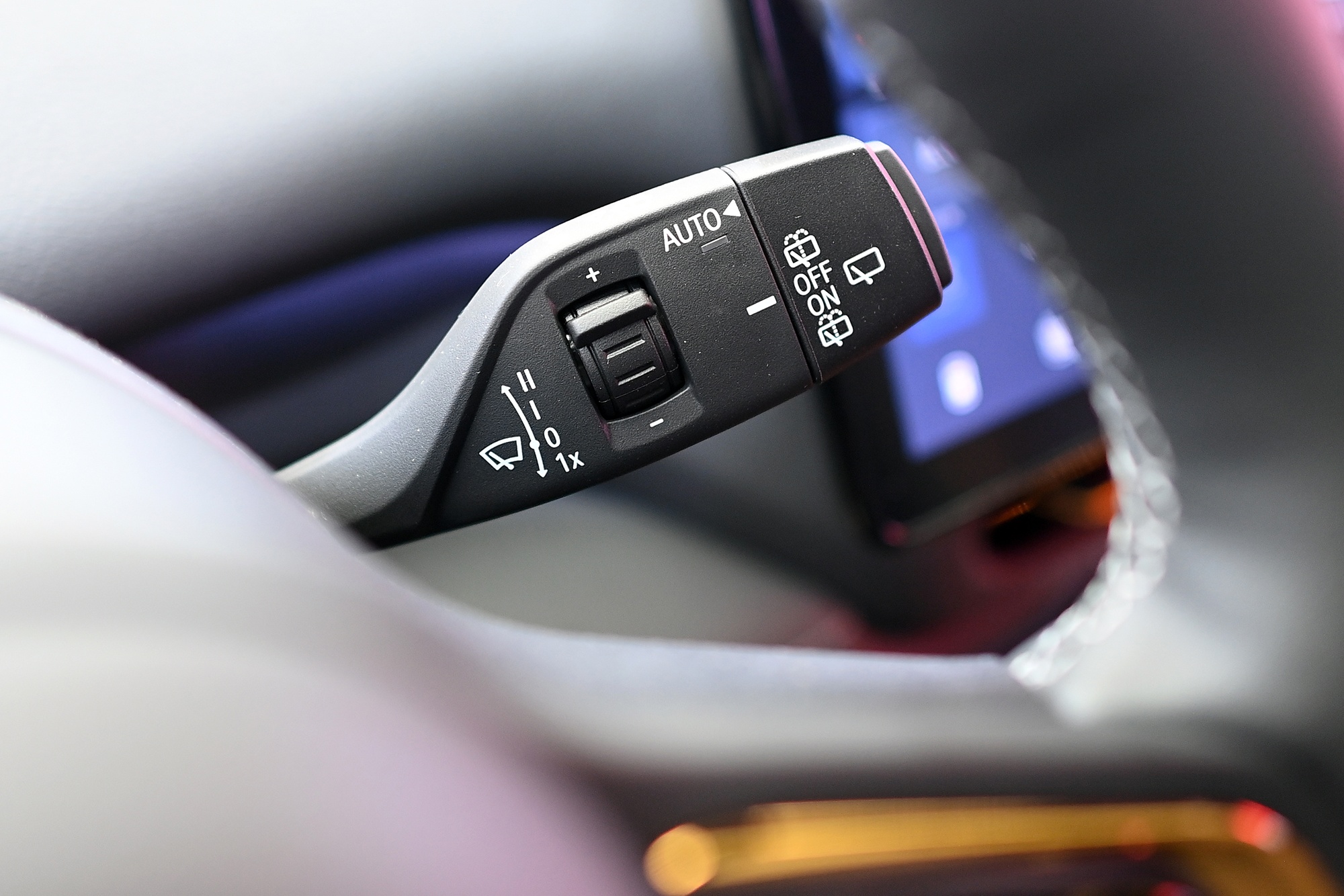 VinFast Lac Hong 900 LX anh 8