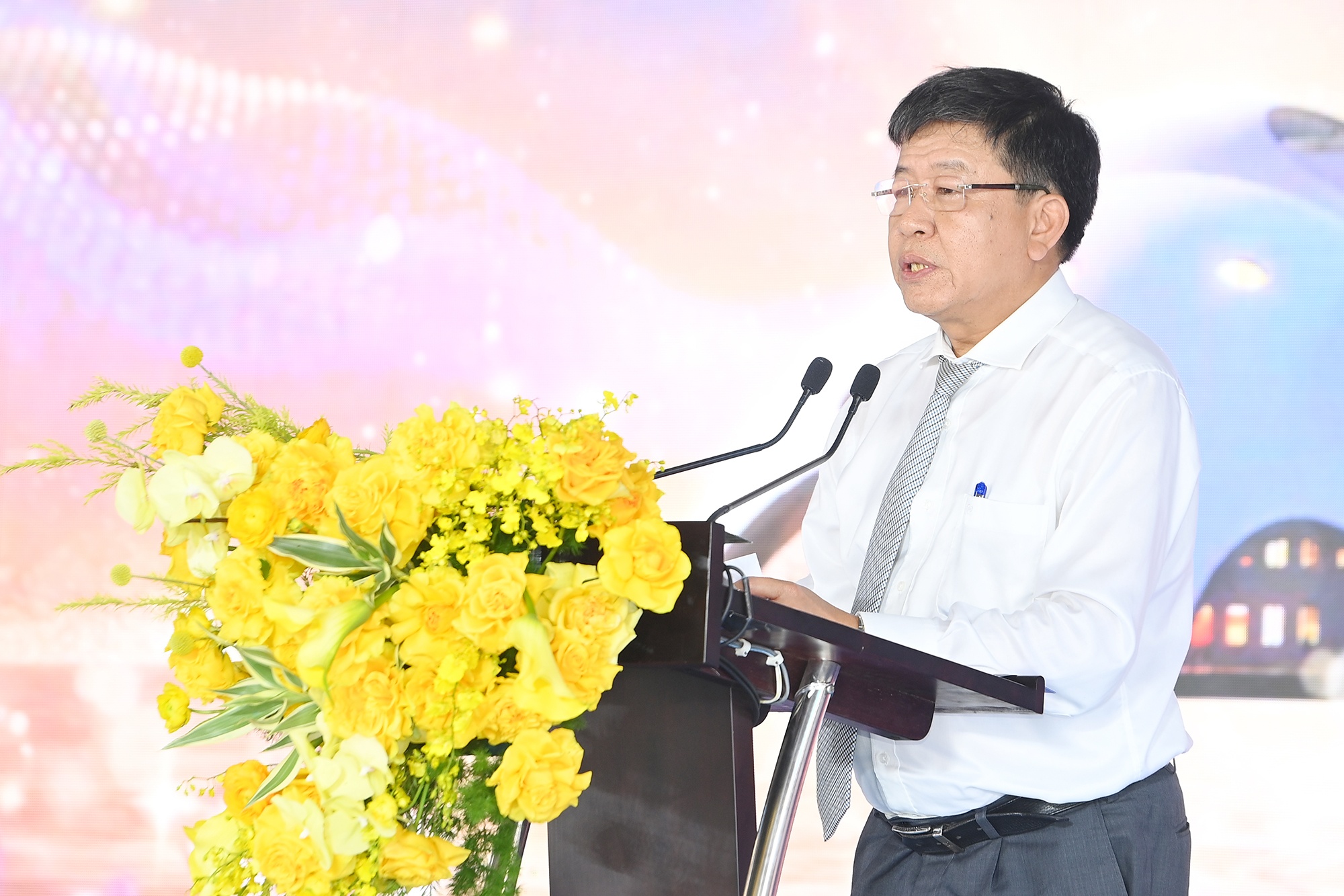 Nha hat opera ho tay anh 9