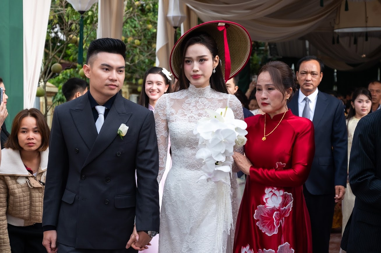 chong do thi ha anh 2