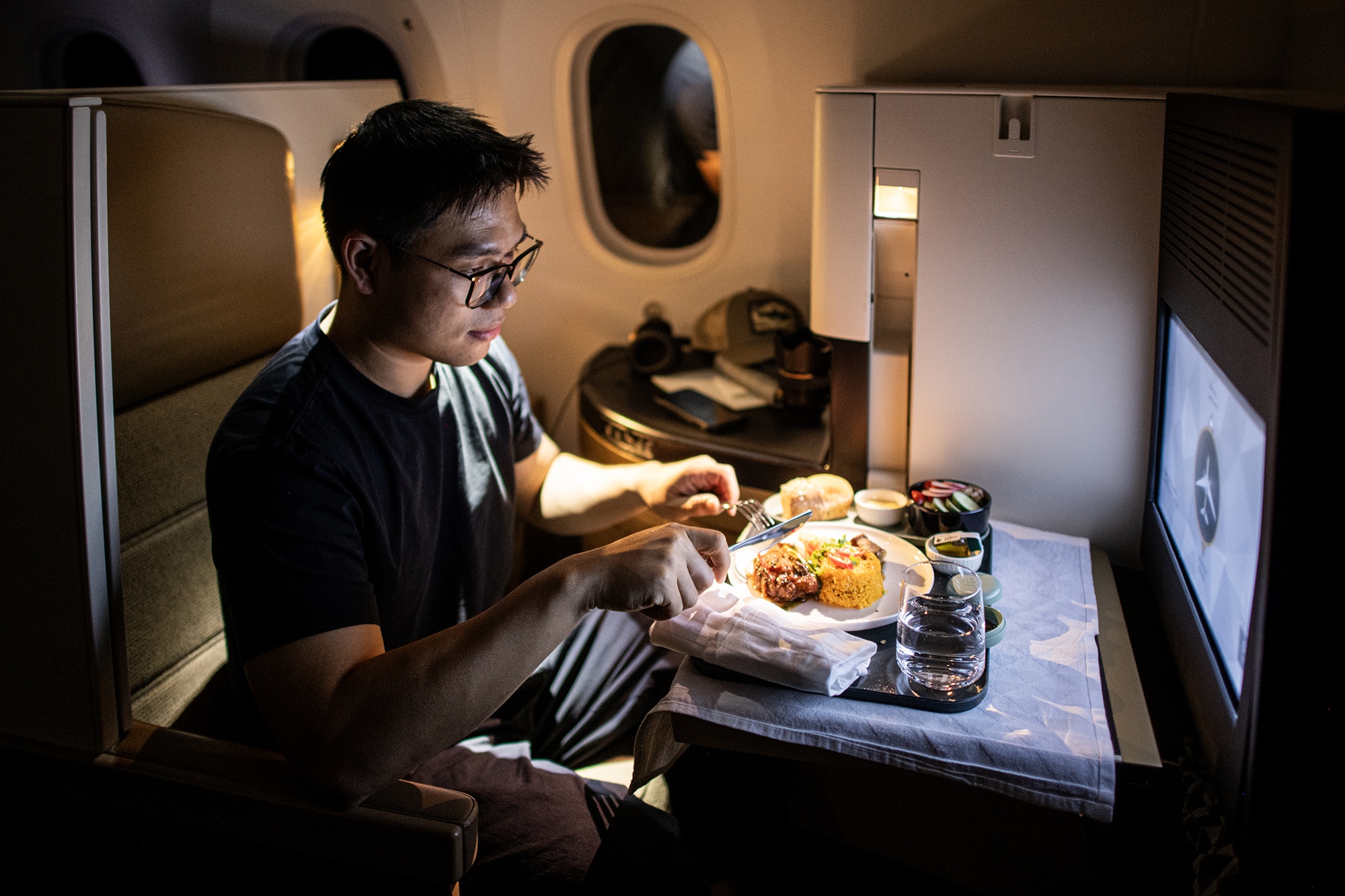 Bay thang Viet NAM UAE anh 8