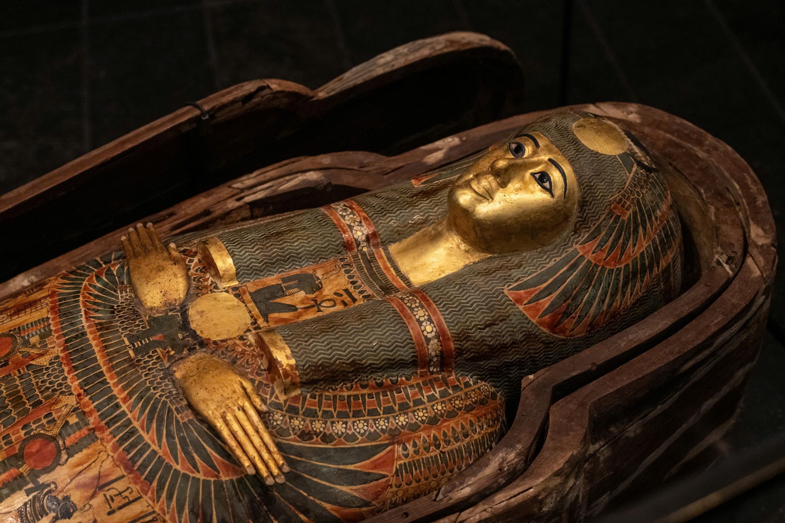 Toi den bao tang Louvre o UAE, ngam xac uop cong chua Ai Cap hinh anh