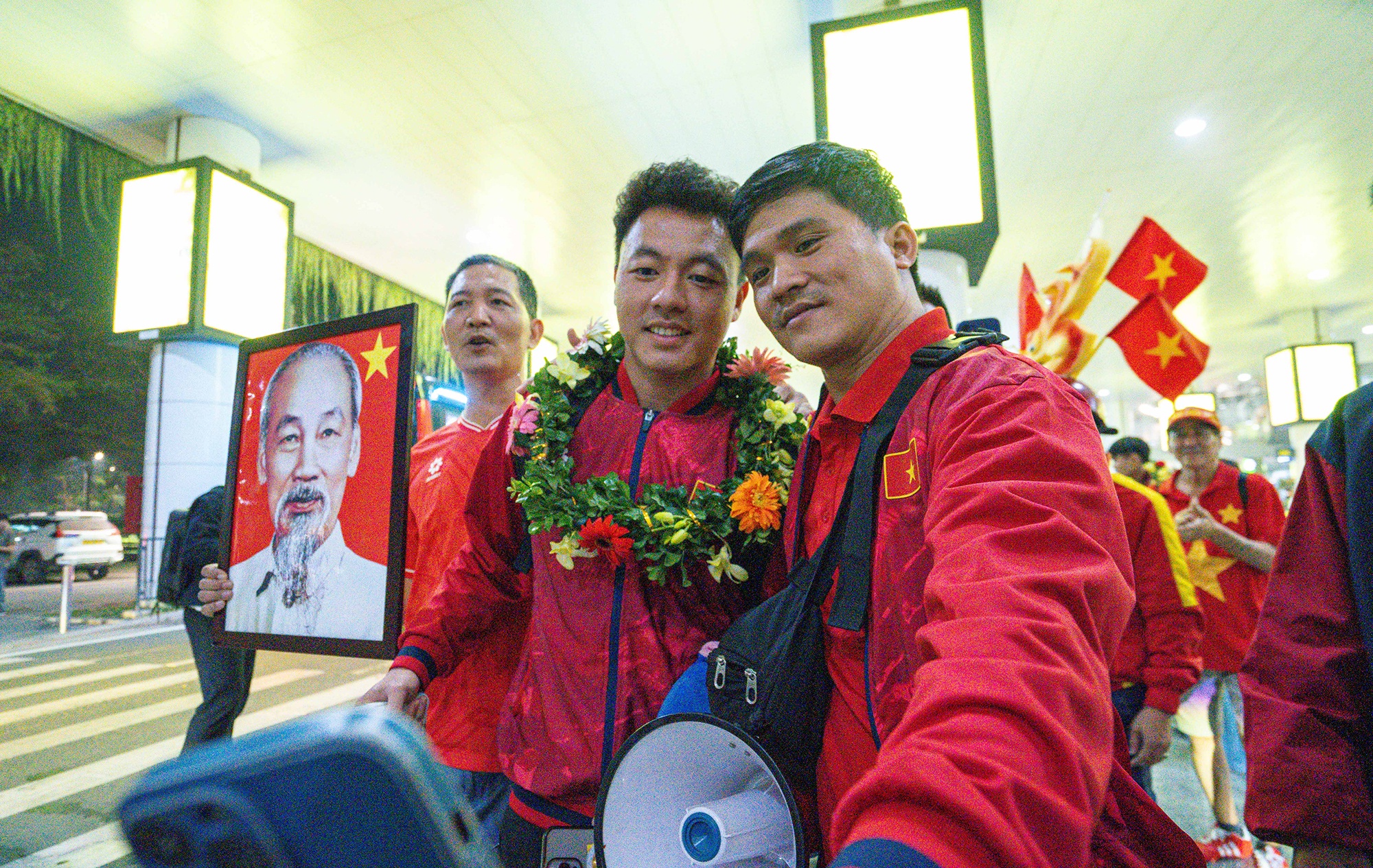 U22 Viet Nam ve nuoc anh 11