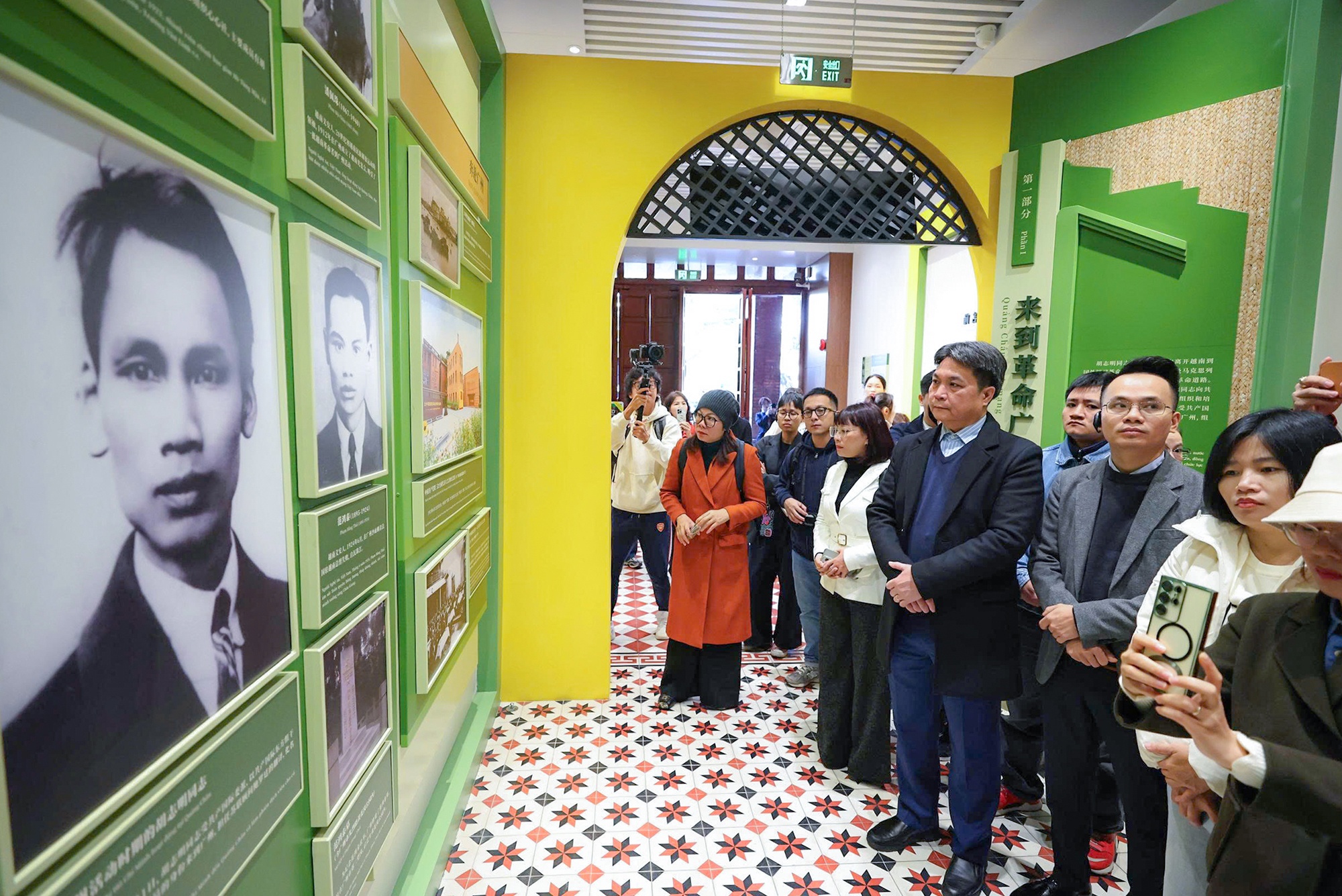 Chu tich Ho Chi Minh anh 1