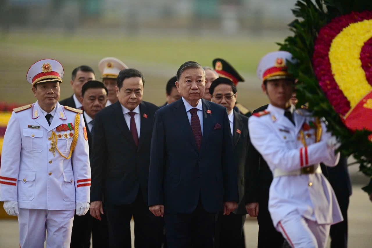 Lanh dao Dang, Nha nuoc vao Lang vieng Chu tich Ho Chi Minh hinh anh