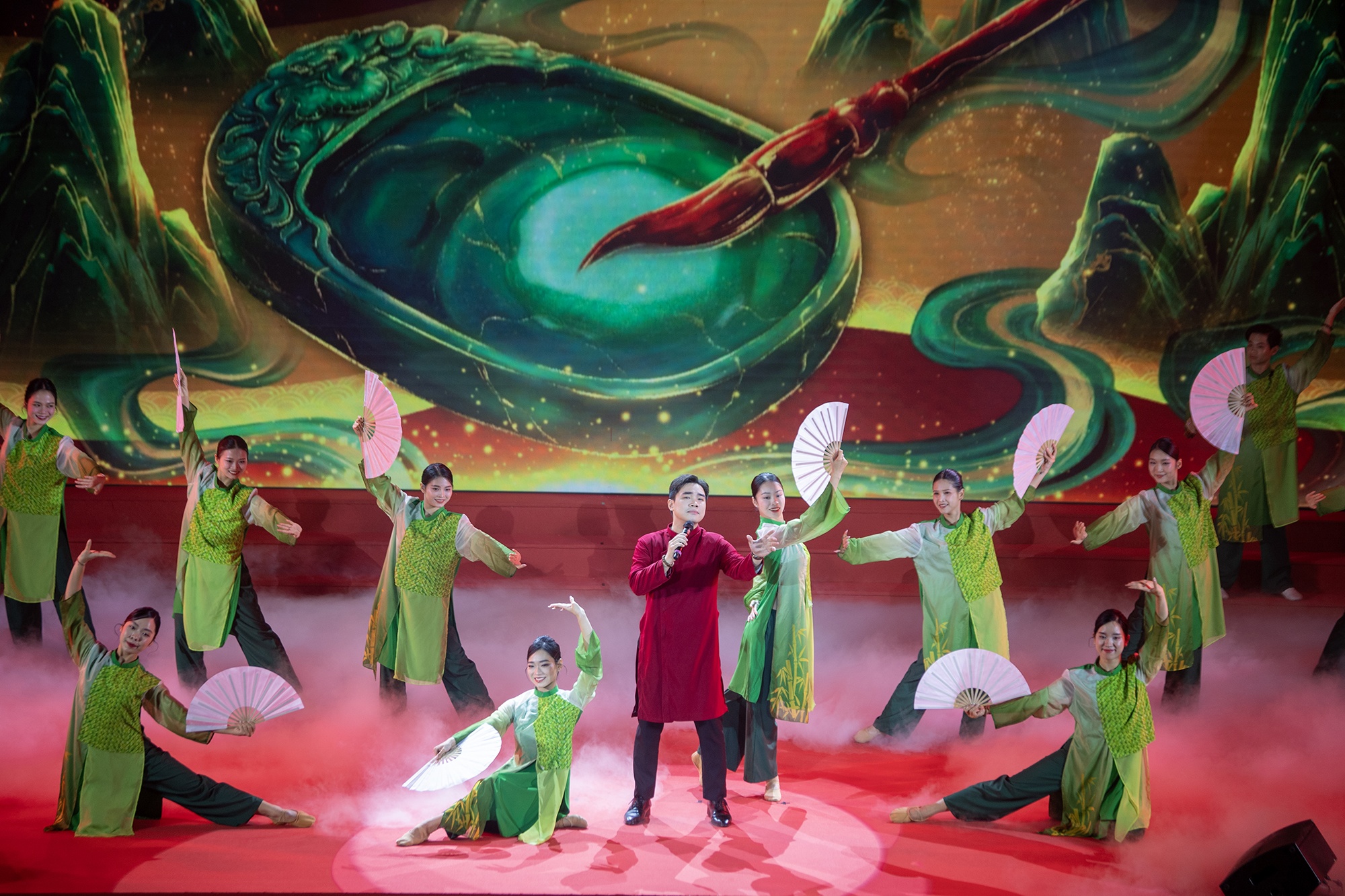 Le trao giai sach anh 3