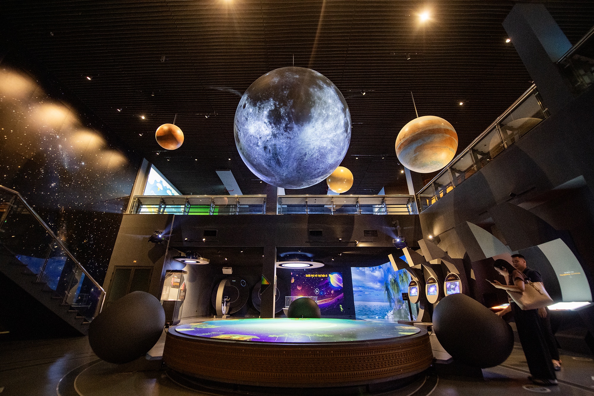 Kham pha Bao tang vu tru Viet Nam rong hon 3.000 m2 hinh anh