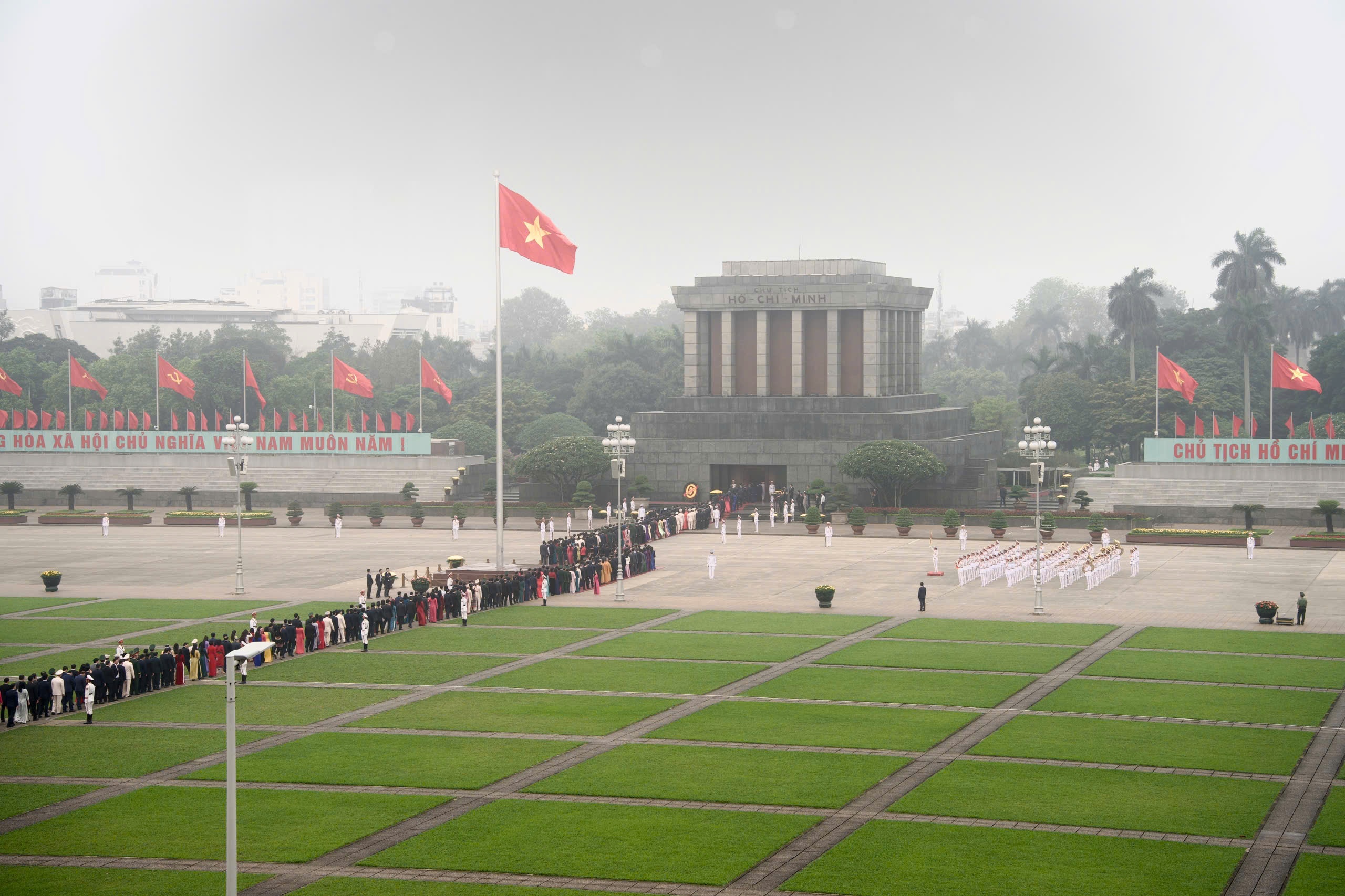 Quoc hoi khoa XVI anh 1