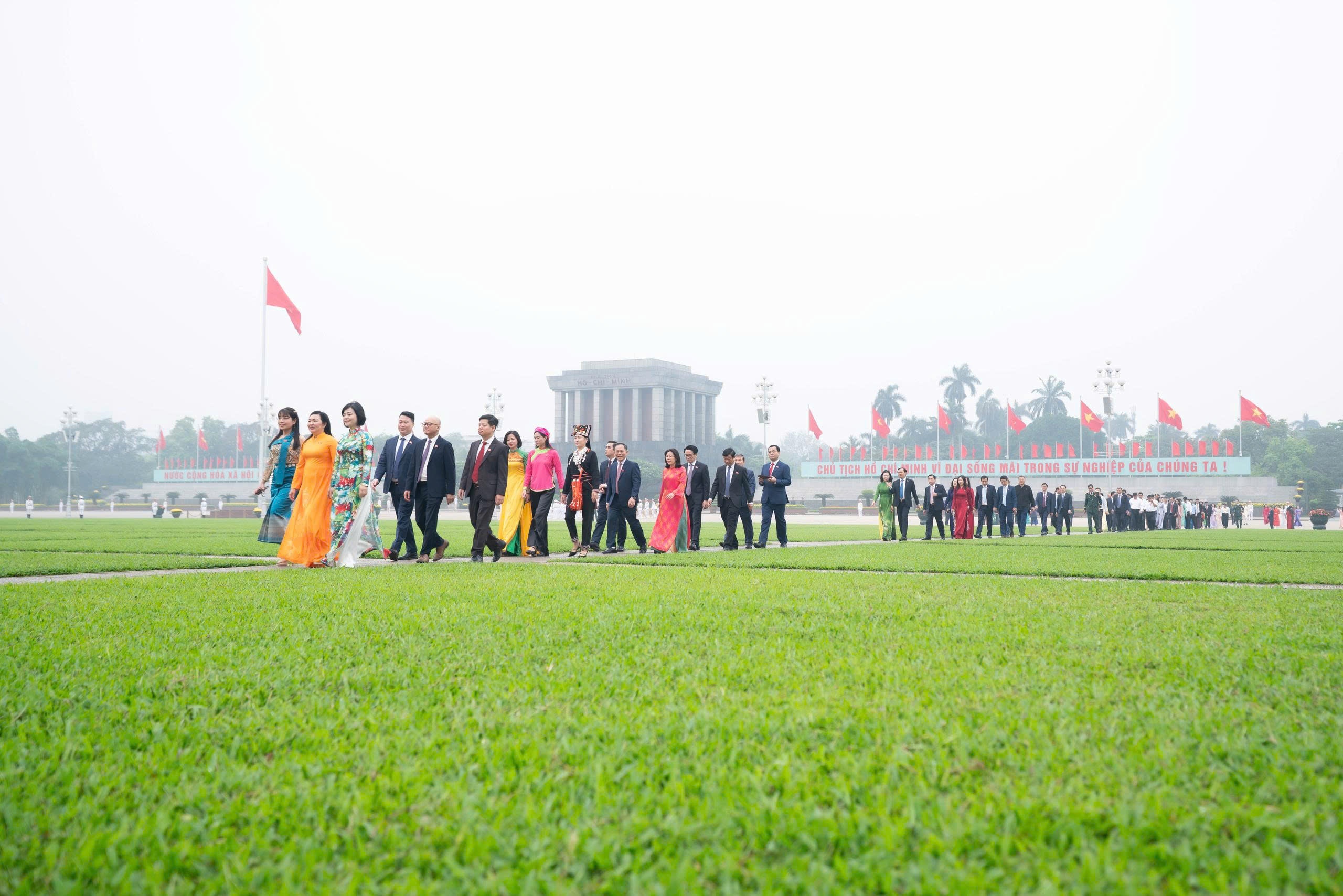 Quoc hoi khoa XVI anh 6