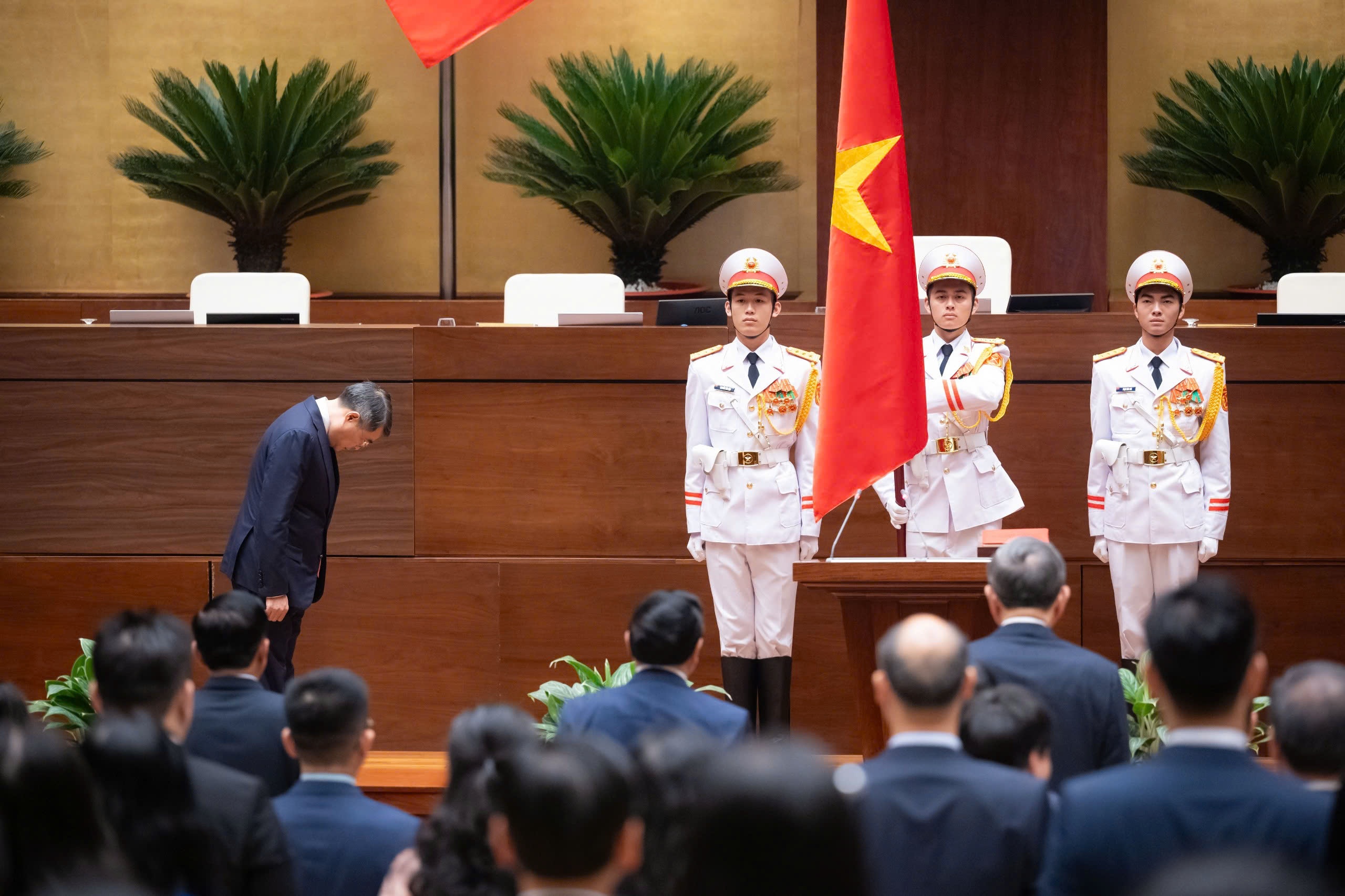 Thu tuong Le Minh Hung anh 4