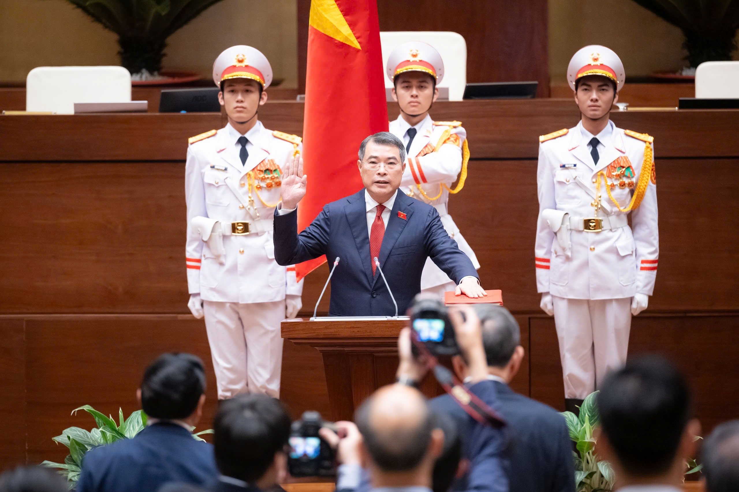 Le tuyen the nham chuc cua tan Thu tuong Le Minh Hung hinh anh