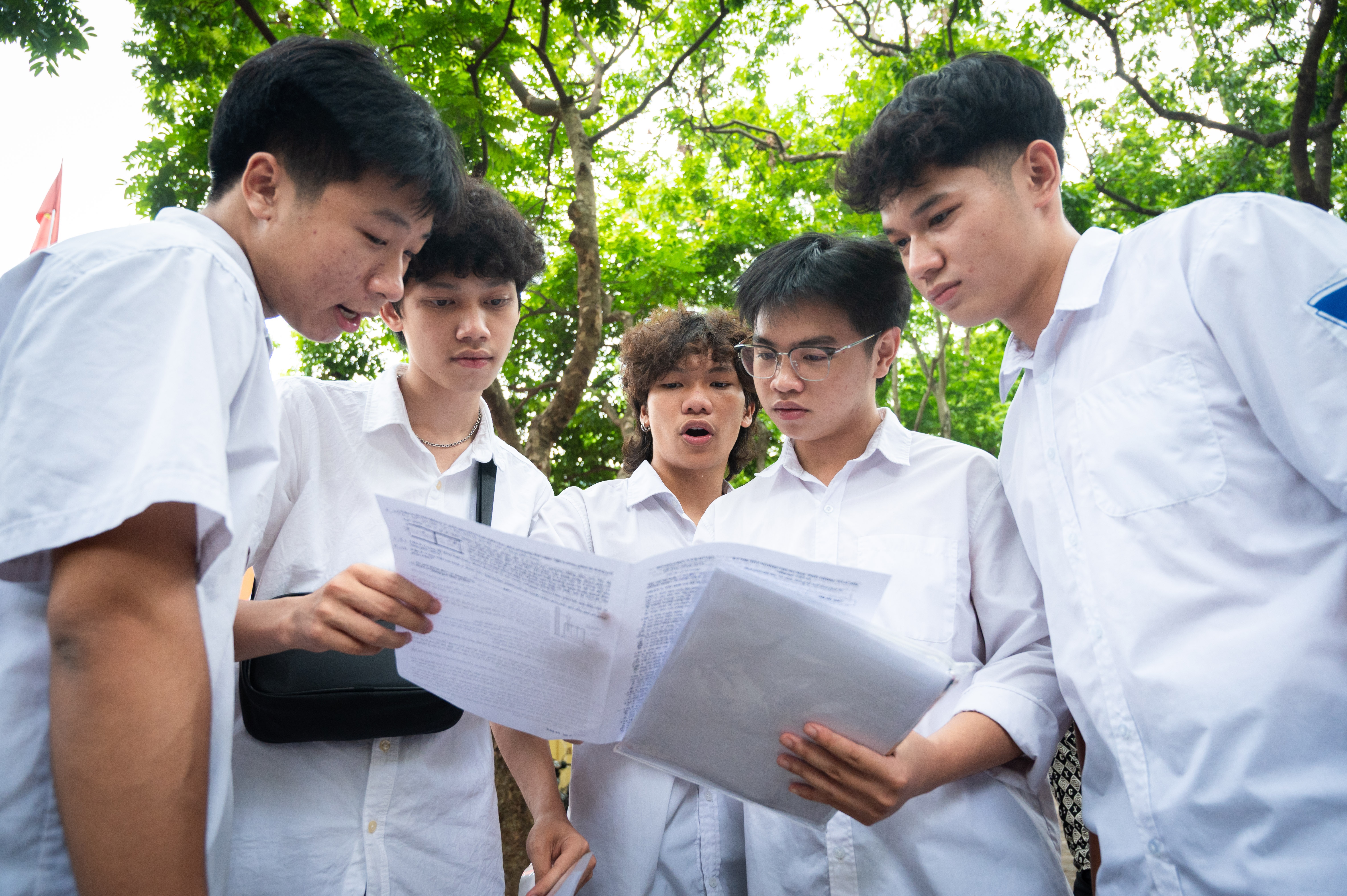 Thi tốt nghiệp THPT ảnh 2 Thi tot nghiep THPT anh 2