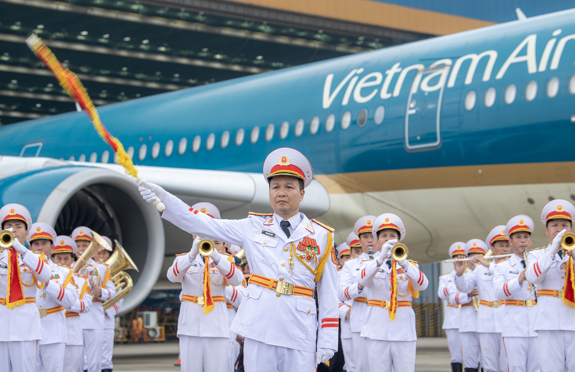 Quốc kh&aacute;nh Việt Nam ảnh 11