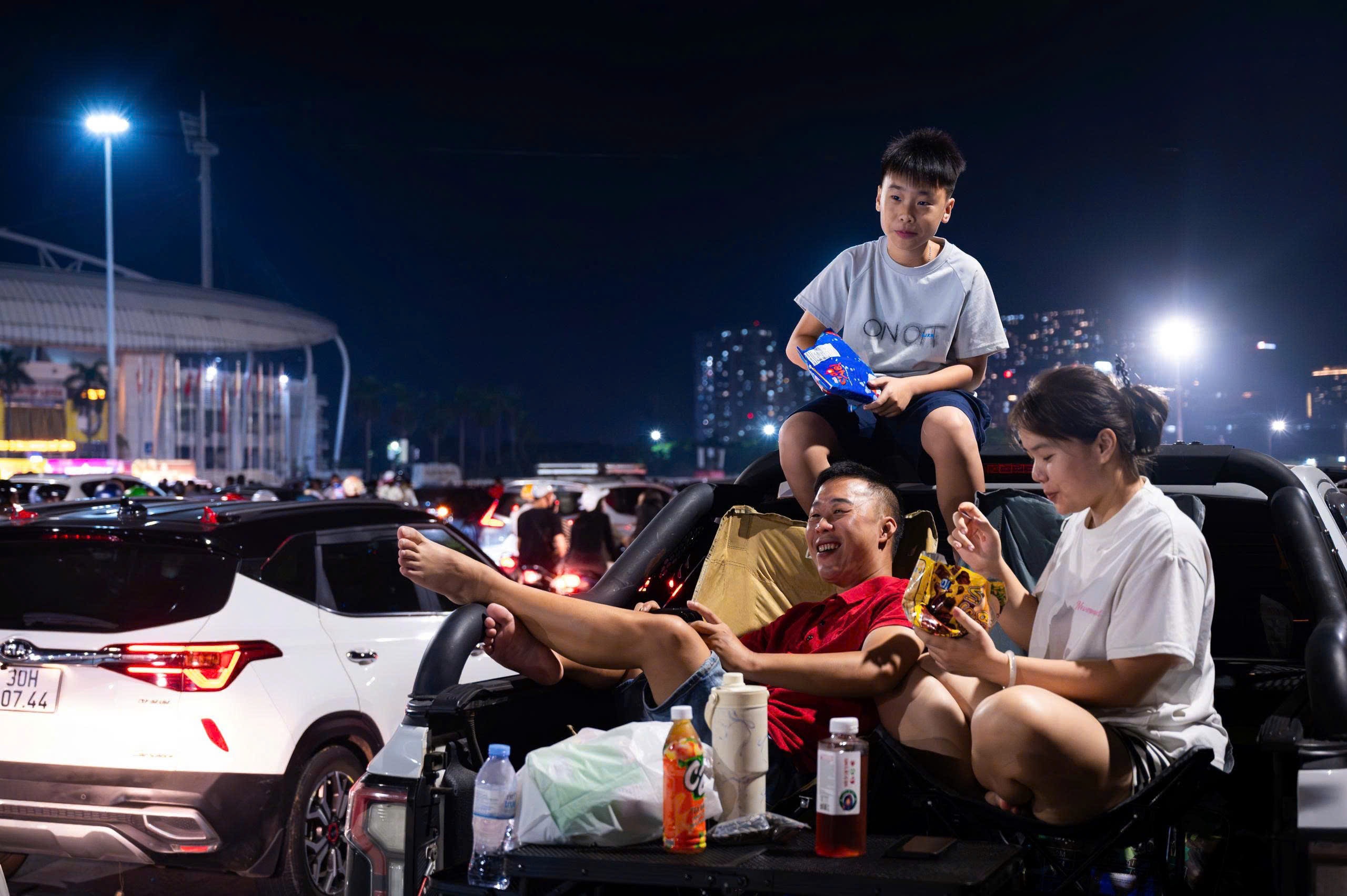 Quốc kh&aacute;nh Việt Nam ảnh 3