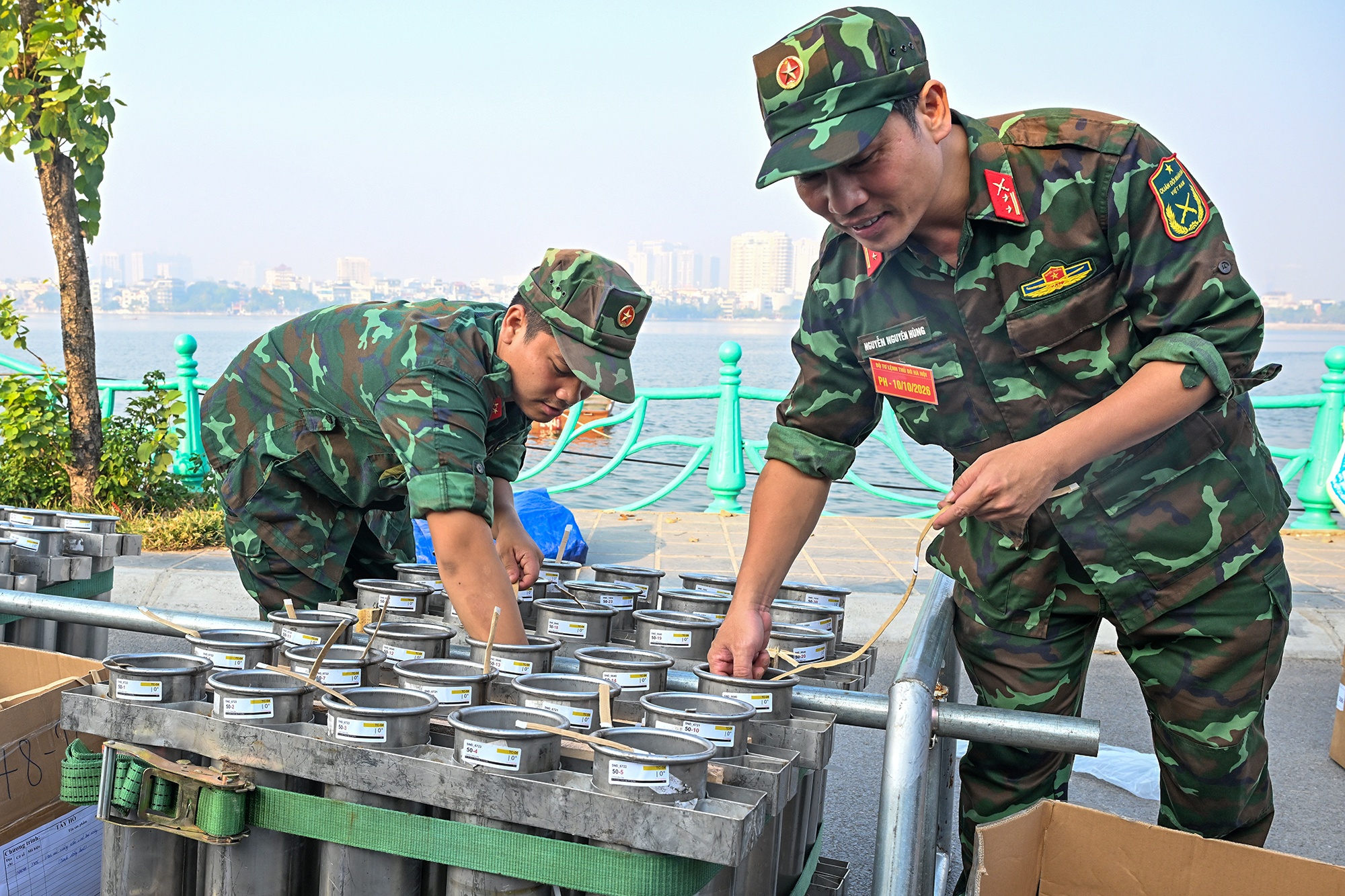 Ph&aacute;o hoa H&agrave; Nội ảnh 10