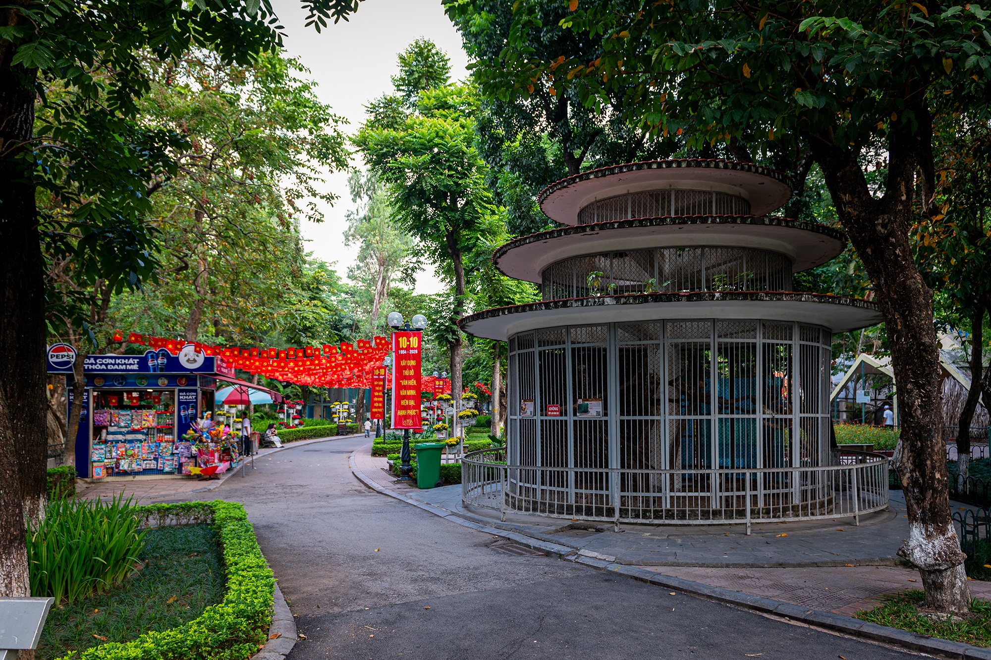 C&ocirc;ng vi&ecirc;n Thủ Lệ  ảnh 19