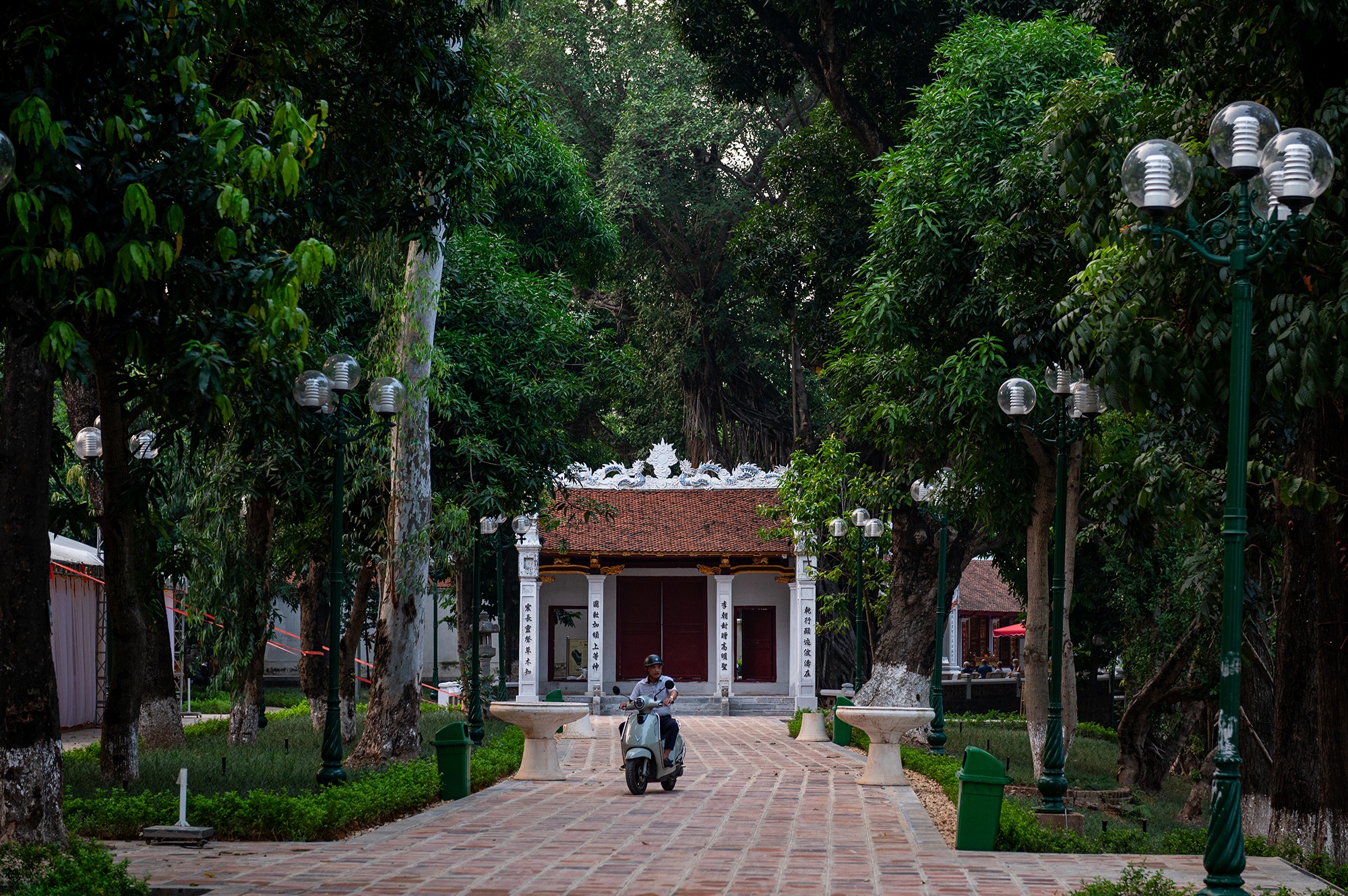 C&ocirc;ng vi&ecirc;n Thủ Lệ  ảnh 9