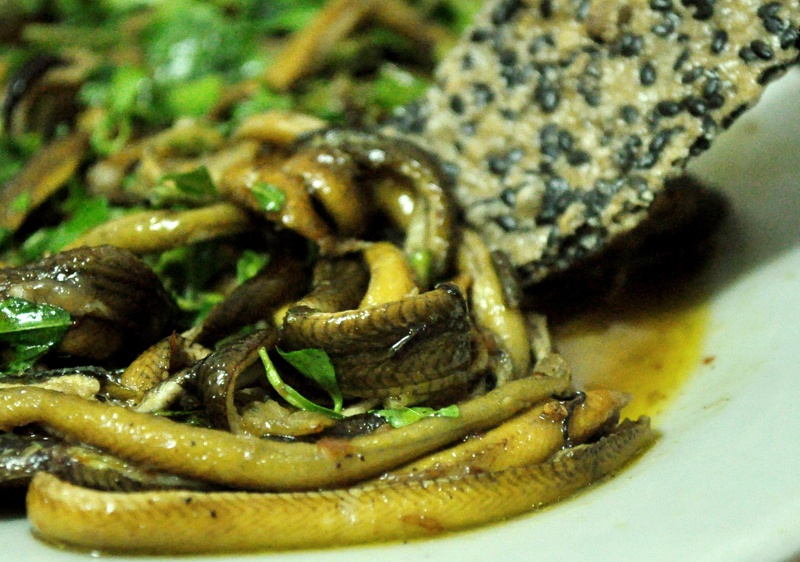 Quan luon ngon tuyet khien ban phai xuyt xoa hinh anh