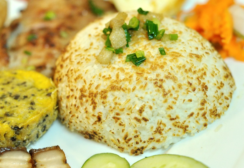 Thich thu voi com tam gion pho Le Van Huu hinh anh