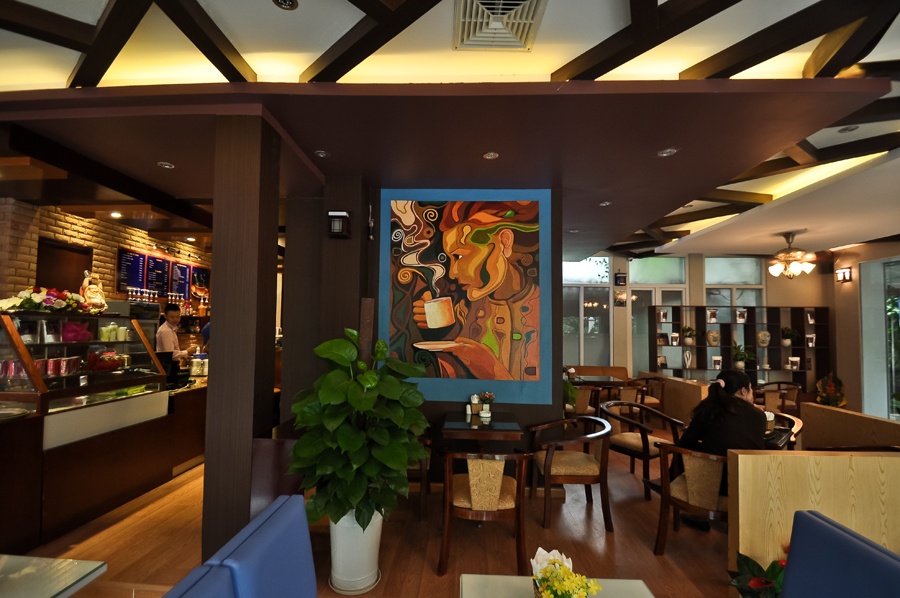 Quan ca phe da xay dep ma binh dan bat ngo hinh anh