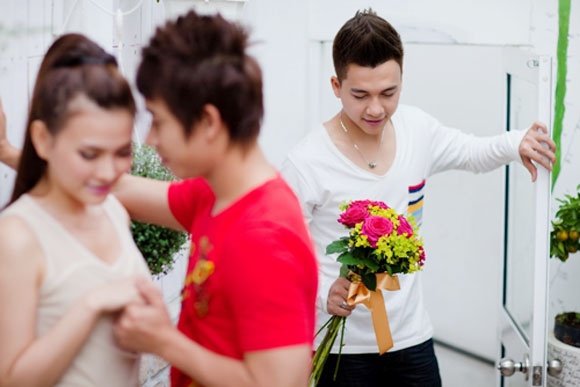 Lat tay nhung 'chieu tro' cua co nang lang nhang hinh anh
