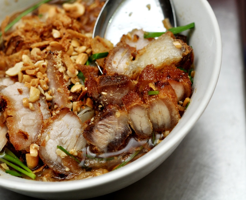 Ngon nhu hu tiu voi xa xiu chien pho Tran Quoc Toan hinh anh