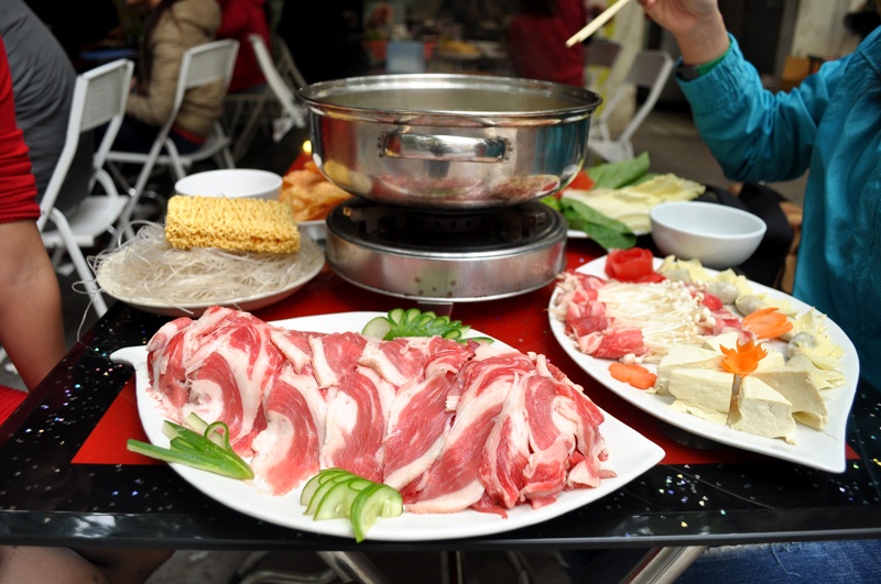 Lau bo My 'pha gia' o quan moi noi hinh anh