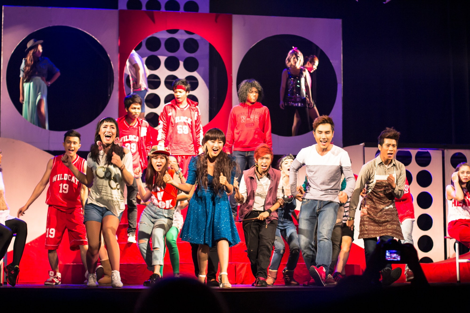 Sao Viet no nuc xem 'High School Musical' phien ban Viet hinh anh
