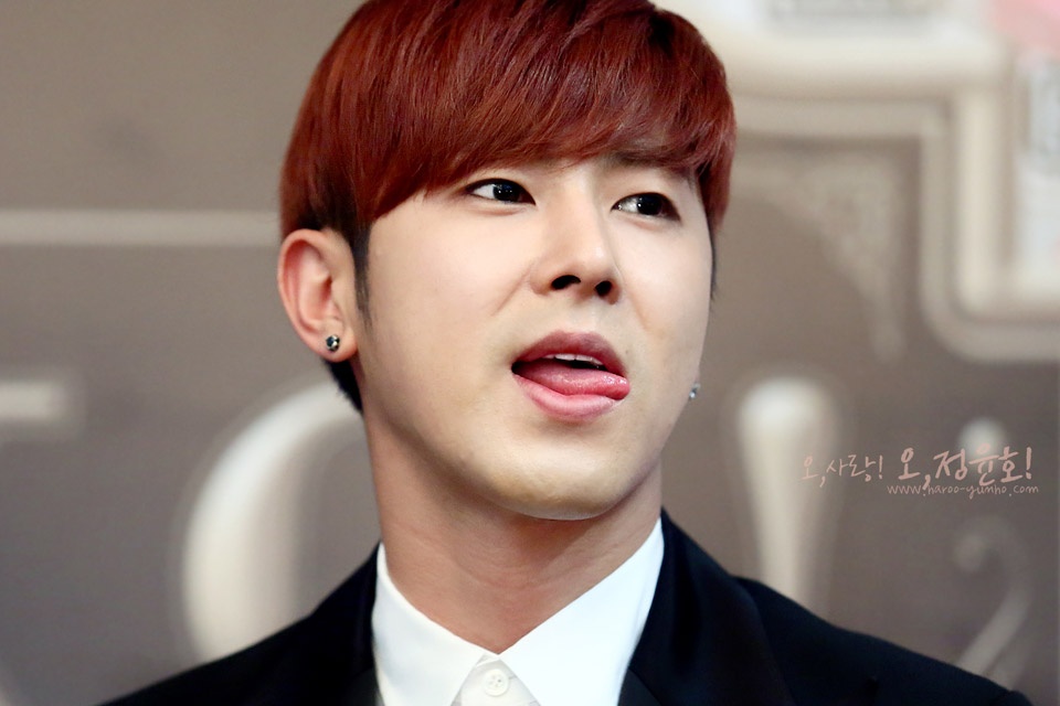 Yunho (TVXQ): Truong nhom kieu mau cua Kpop hinh anh