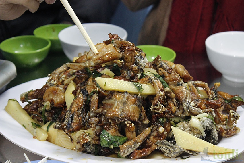 3 quan lau ngon dong khach tren pho Lo Duc hinh anh