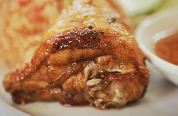 Com ga xoi mo gion tan tren pho Dinh Ngang hinh anh