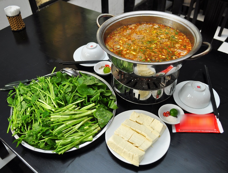 Một set lẩu riêu 130.000 đồng.