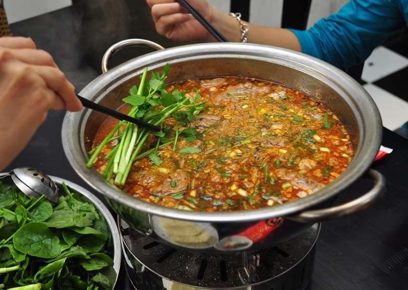 Di an lau rieu kieu Hai Phong 130.000 dong hinh anh