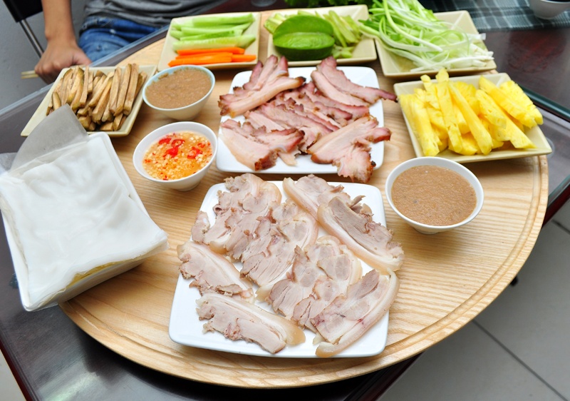 Da hon voi banh trang thit heo phong cach mam hinh anh