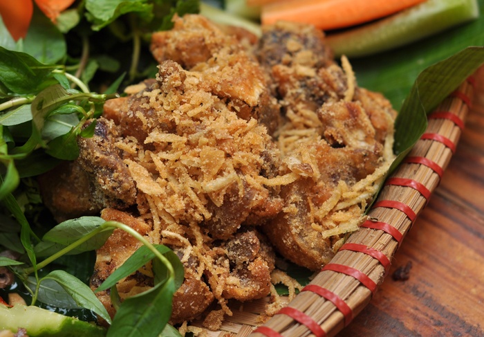 Đuôi bò rang muối.